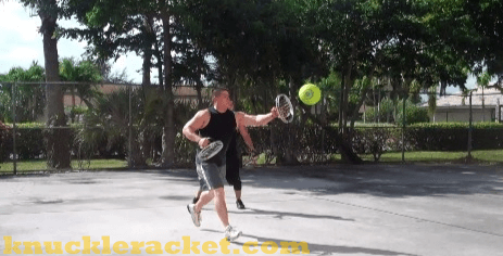 Knuckle Racket Racquet, 1-on-1 game with large ball